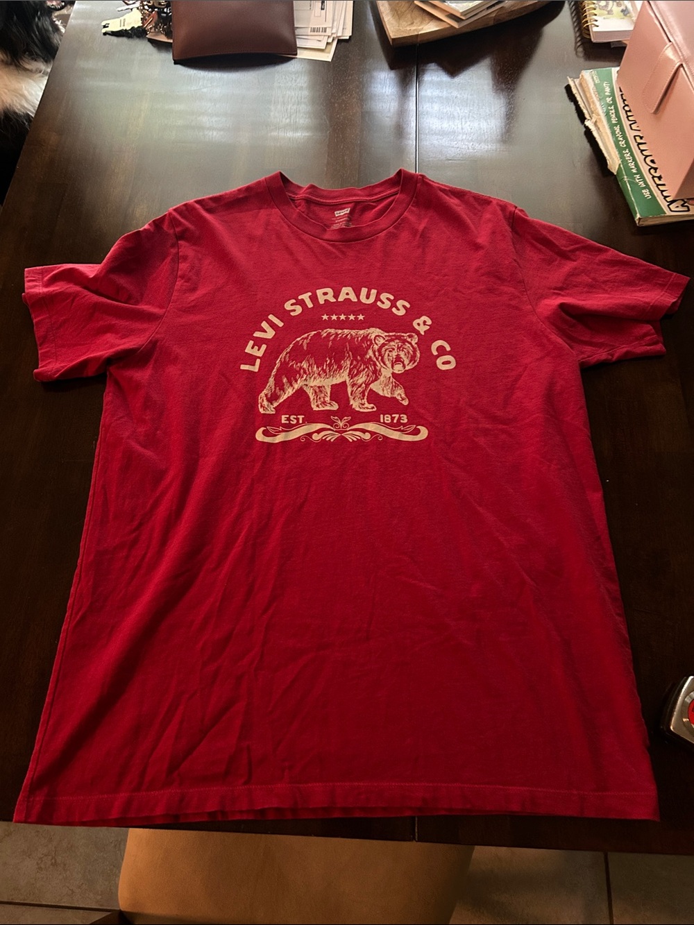 Levi Strauss & Co Graphic T-Shirt Mens Large Red Bear Logo Short Sleeve Tee used